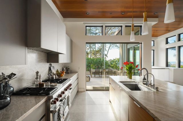 1970 Zapo Street, Del Mar, CA 92014