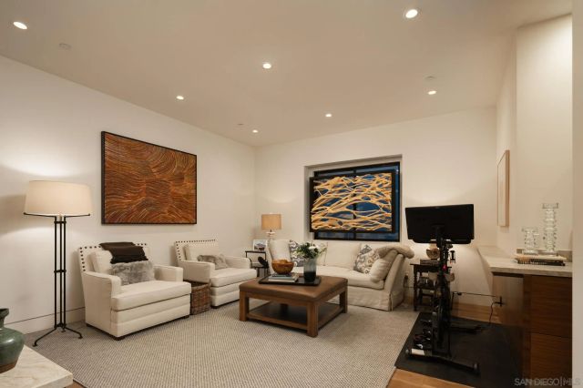 1970 Zapo Street, Del Mar, CA 92014