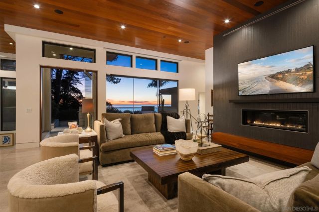 1970 Zapo Street, Del Mar, CA 92014