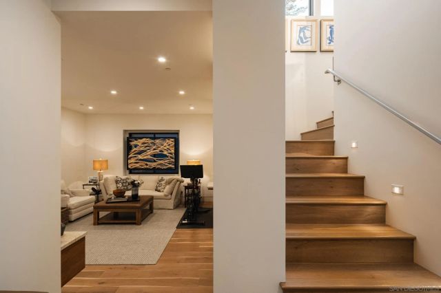 1970 Zapo Street, Del Mar, CA 92014