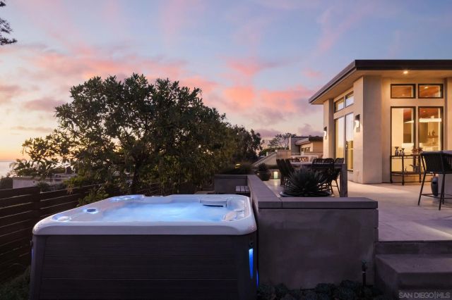 1970 Zapo Street, Del Mar, CA 92014