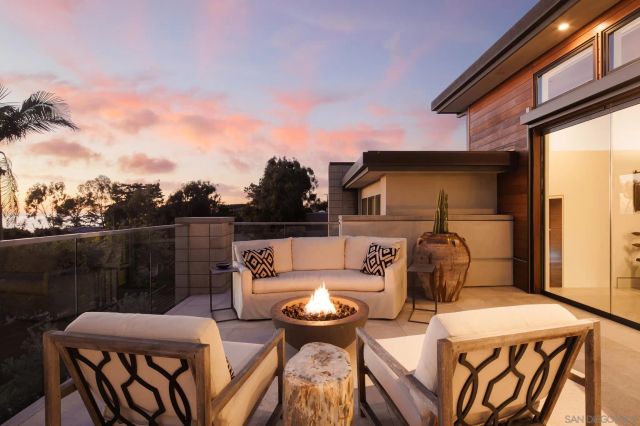 1970 Zapo Street, Del Mar, CA 92014