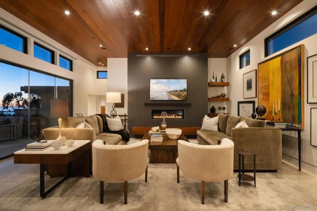 1970 Zapo Street, Del Mar, CA 92014