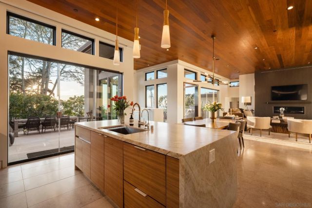 1970 Zapo Street, Del Mar, CA 92014