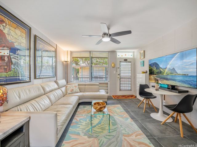 929 Ahana Street 309, Honolulu, HI 96814