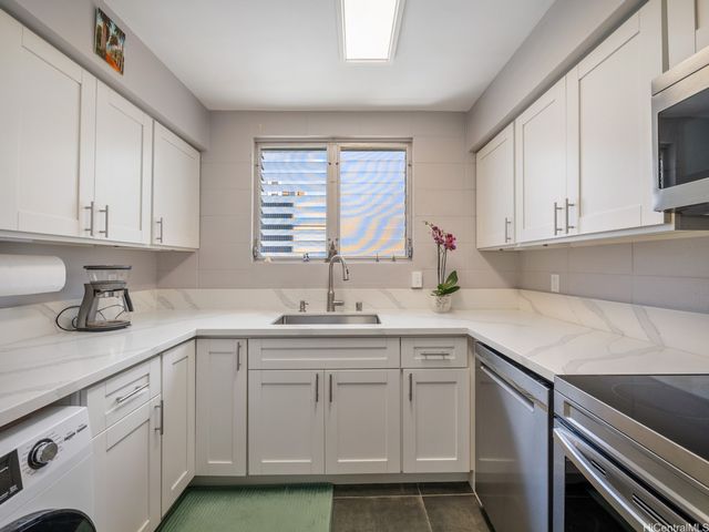 929 Ahana Street 309, Honolulu, HI 96814
