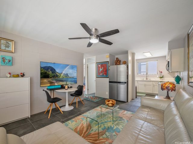 929 Ahana Street 309, Honolulu, HI 96814