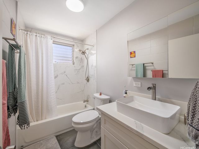 929 Ahana Street 309, Honolulu, HI 96814