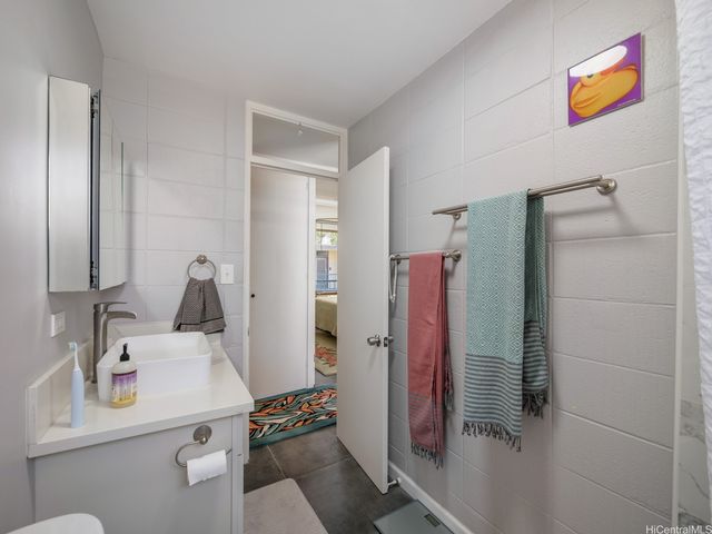 929 Ahana Street 309, Honolulu, HI 96814