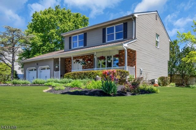 18 Johnfield Ct, Piscataway Twp., NJ 08854