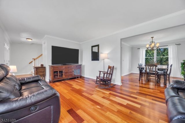 18 Johnfield Ct, Piscataway Twp., NJ 08854