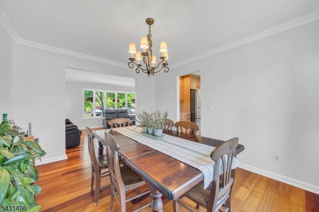 18 Johnfield Ct, Piscataway Twp., NJ 08854