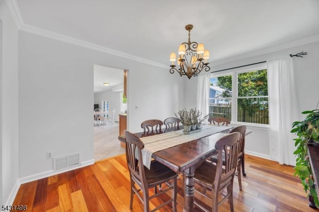 18 Johnfield Ct, Piscataway Twp., NJ 08854