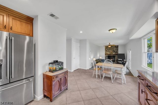 18 Johnfield Ct, Piscataway Twp., NJ 08854