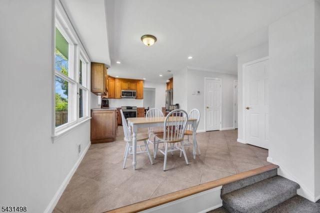 18 Johnfield Ct, Piscataway Twp., NJ 08854