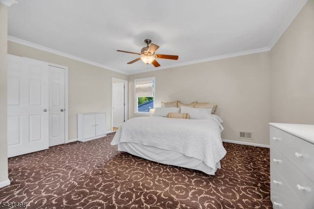 18 Johnfield Ct, Piscataway Twp., NJ 08854