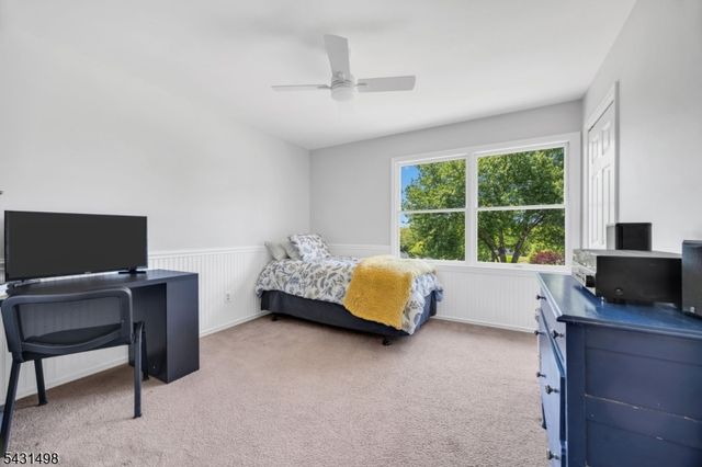 18 Johnfield Ct, Piscataway Twp., NJ 08854