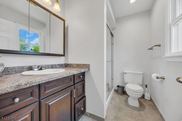 18 Johnfield Ct, Piscataway Twp., NJ 08854