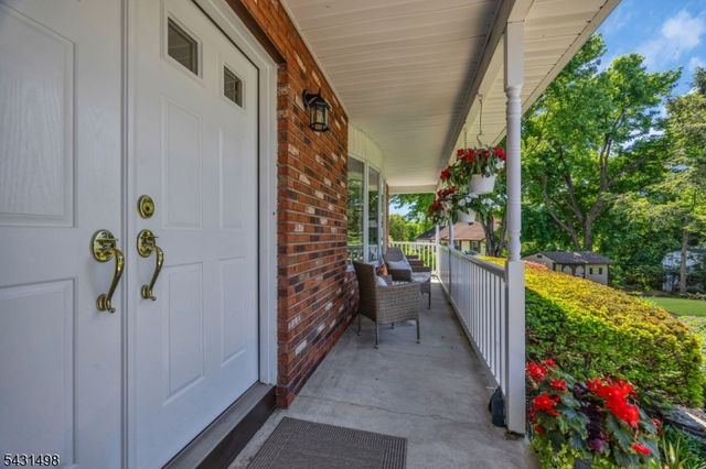 18 Johnfield Ct, Piscataway Twp., NJ 08854