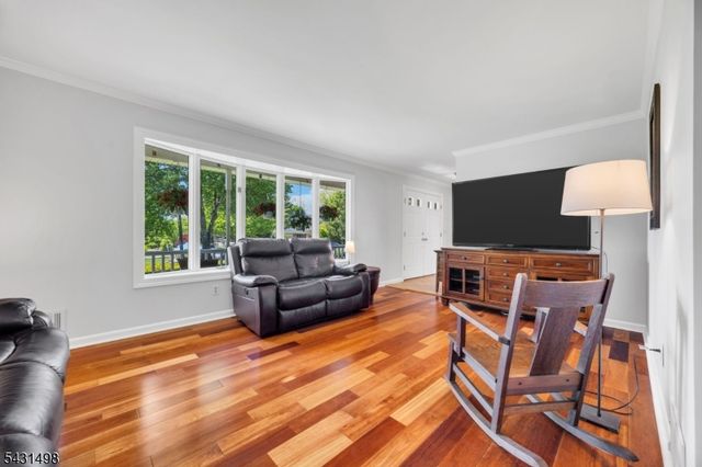 18 Johnfield Ct, Piscataway Twp., NJ 08854