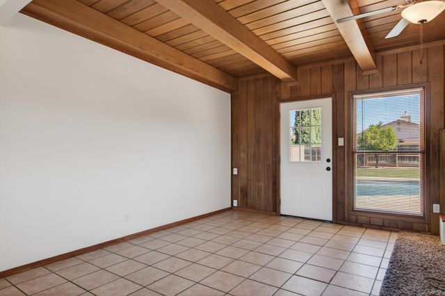 7419 Pine St, Hughson, CA 95326