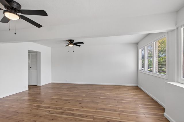 7419 Pine St, Hughson, CA 95326