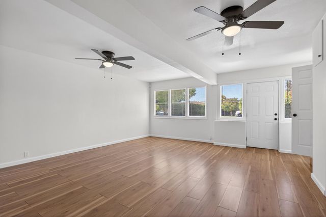 7419 Pine St, Hughson, CA 95326