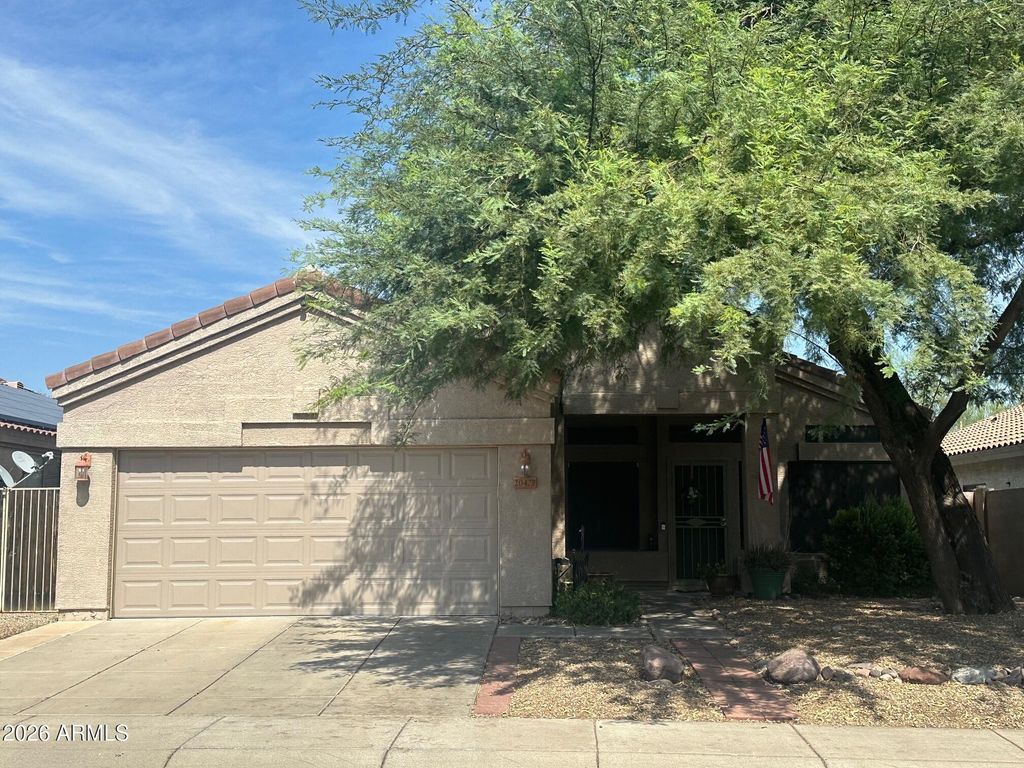 Image 1 of property listing at 20427 N 39TH Drive, Glendale, AZ 85308