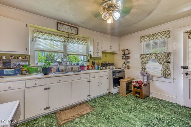 2424 Catherine Street, Bristol, VA 24201