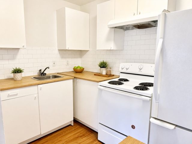 135 Neponset Ave 44, Boston, MA 02122