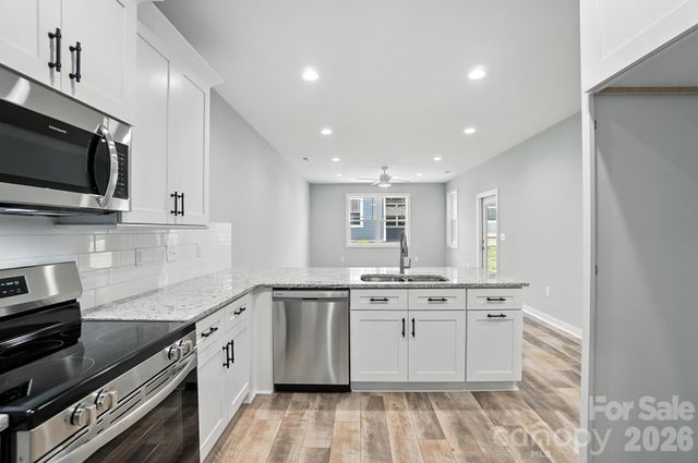 1518 29th Street SE, Hickory, NC 28602