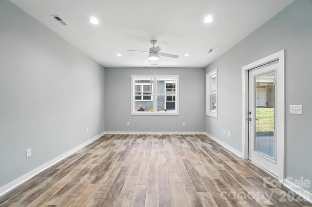 1518 29th Street SE, Hickory, NC 28602