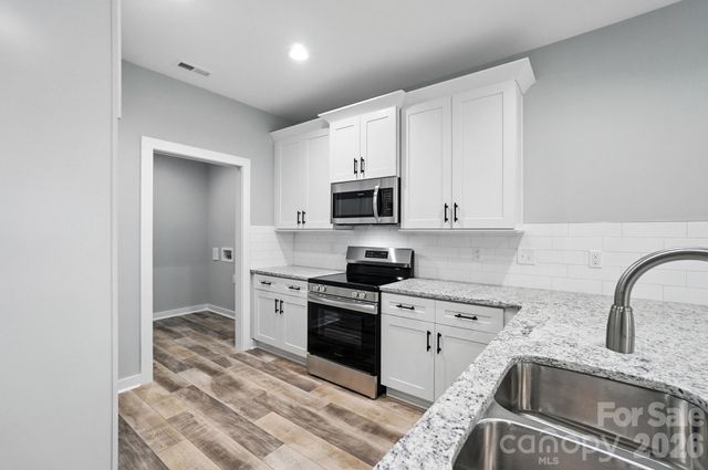 1518 29th Street SE, Hickory, NC 28602