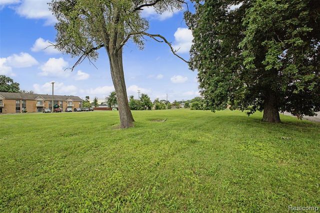 26156 Michigan Avenue, Inkster, MI 48141