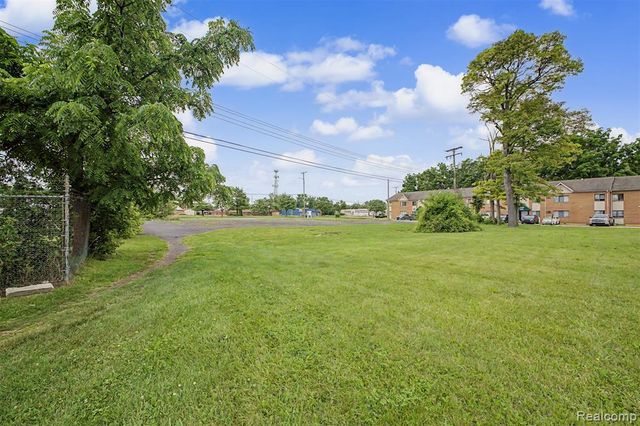 26156 Michigan Avenue, Inkster, MI 48141