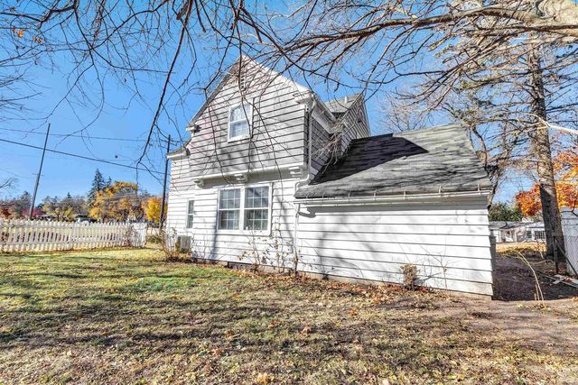 2377 S WEBSTER AVENUE, Green Bay, WI 54301