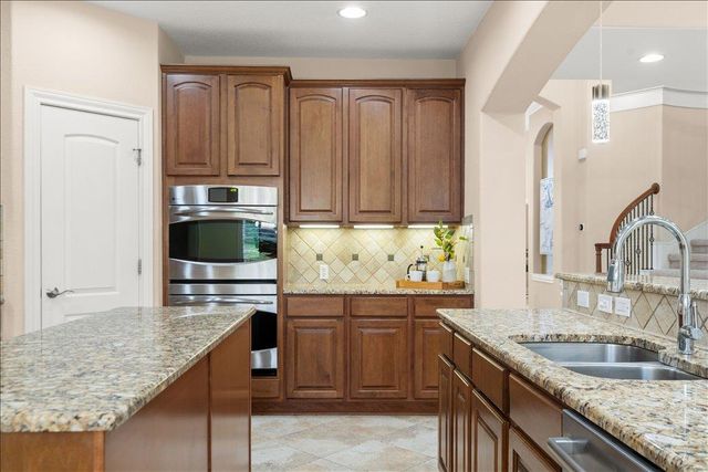 219 Varco DR, Austin, TX 78738