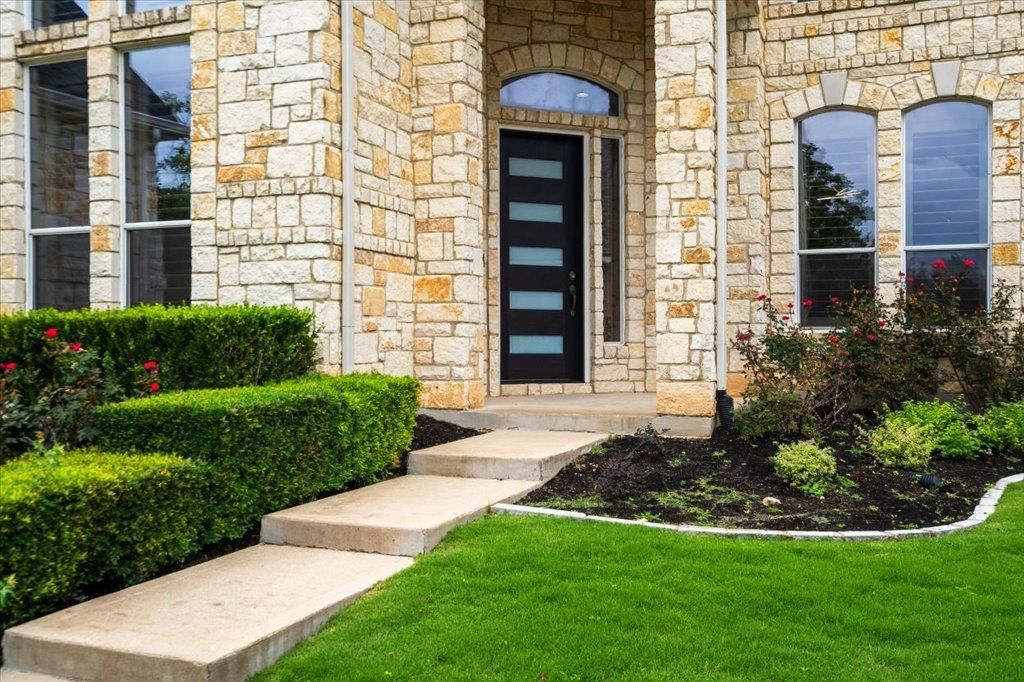 219 Varco DR, Austin, TX 78738