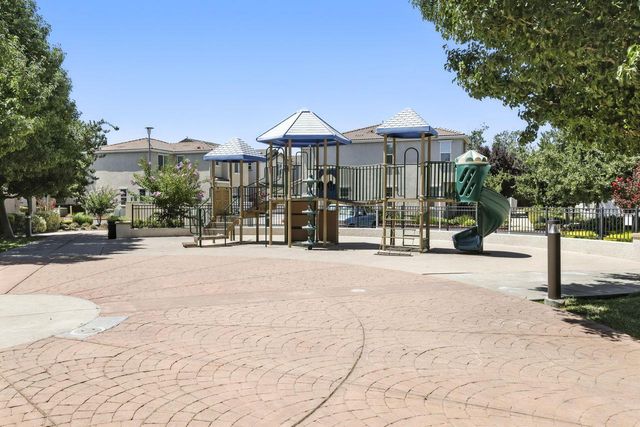 7839 Brizio Walk, Sacramento, CA 95823