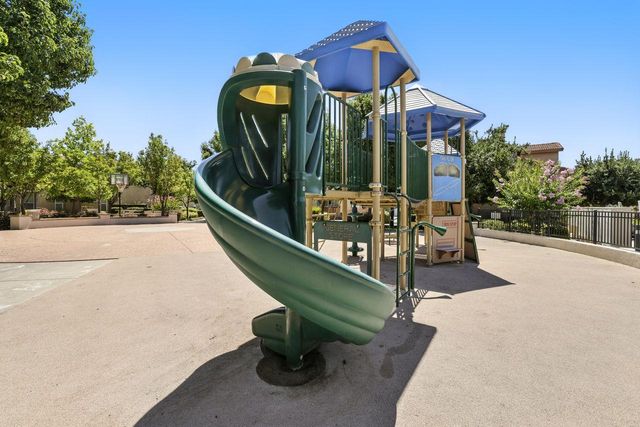 7839 Brizio Walk, Sacramento, CA 95823