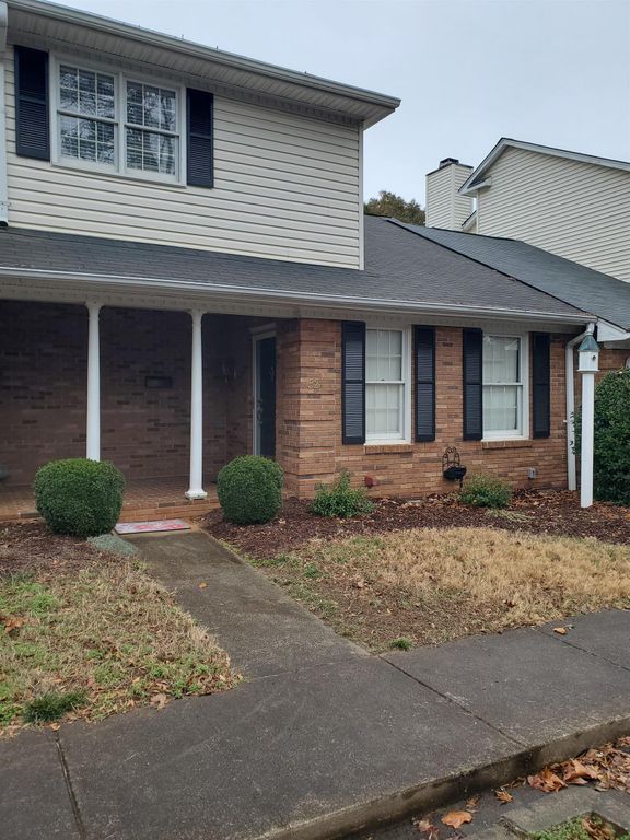 52 Somersett Drive, Spartanburg, SC 29301