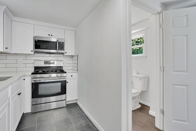 46 Chestnut St Place, East Longmeadow, MA 01028