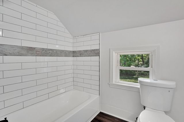 46 Chestnut St Place, East Longmeadow, MA 01028