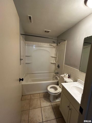 2613 W WARDCLIFFE Drive, Peoria, IL 61604