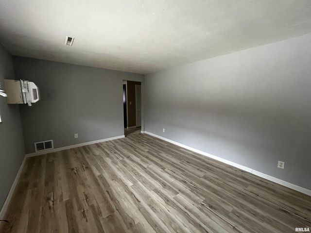 2613 W WARDCLIFFE Drive, Peoria, IL 61604