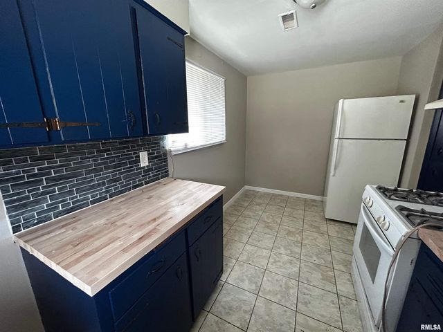 2613 W WARDCLIFFE Drive, Peoria, IL 61604