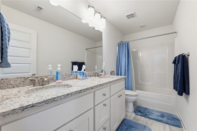 2852 S Cobalt Avenue, Fayetteville, AR 72701