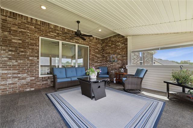 2852 S Cobalt Avenue, Fayetteville, AR 72701