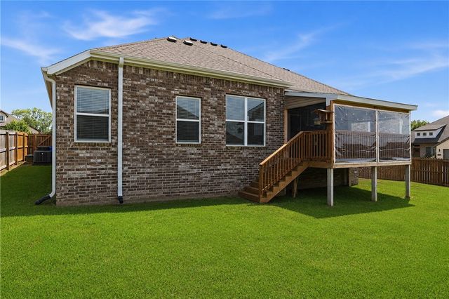 2852 S Cobalt Avenue, Fayetteville, AR 72701