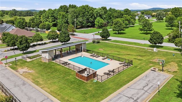 2852 S Cobalt Avenue, Fayetteville, AR 72701